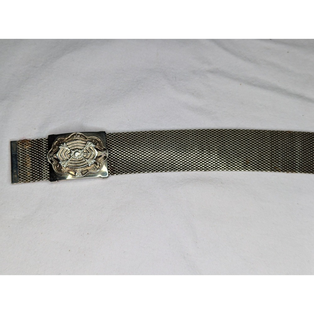 Estate find vintage mesh metal Bracelet with beautiful medallion‎ unknown age